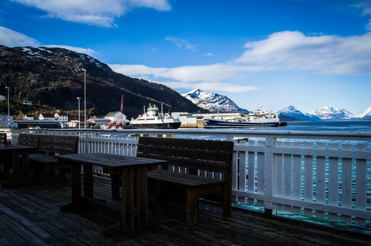 Lofoten Gate Hostel Lodingen Ngoại thất bức ảnh